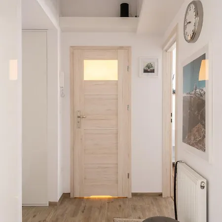 Rentplanet - Nowowiejska Apartment