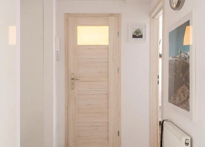 Rentplanet - Nowowiejska Apartment