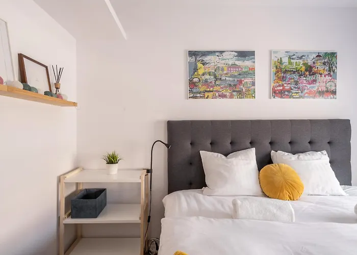 Rentplanet - Nowowiejska Apartment